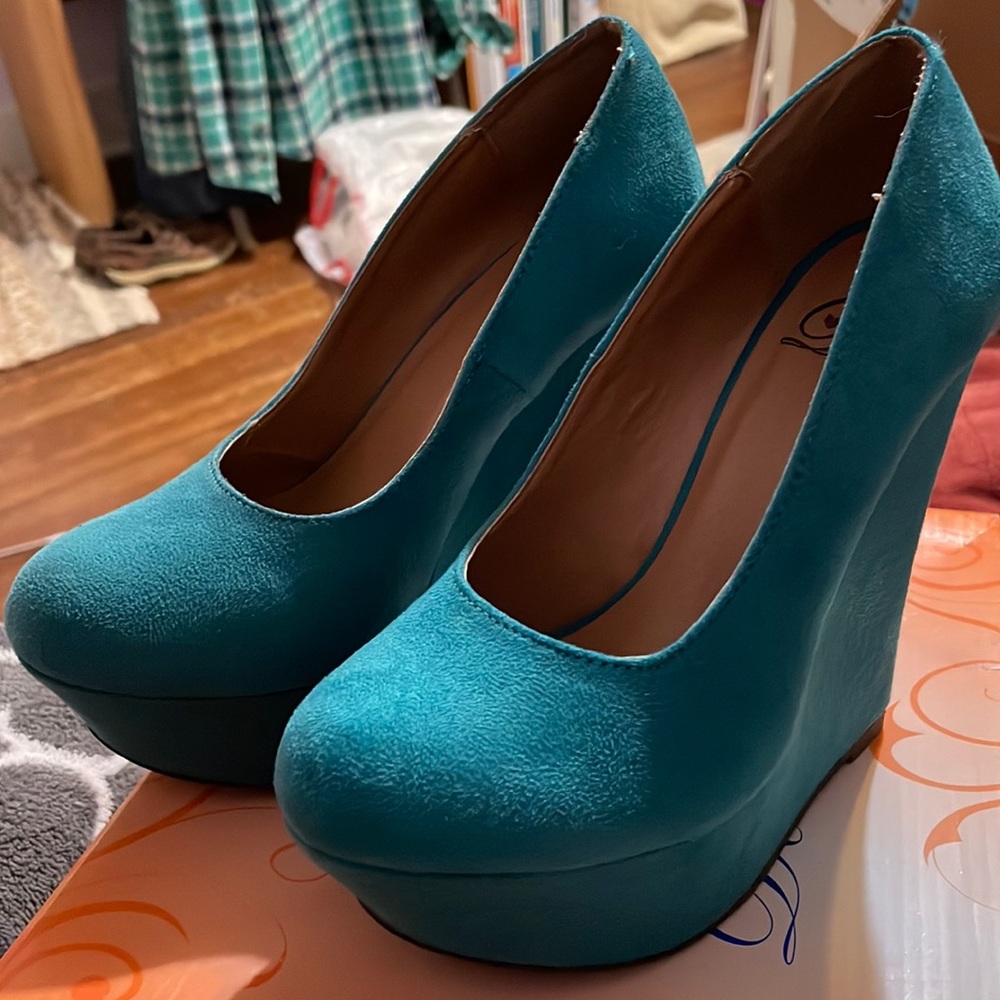 Platform wedge heels